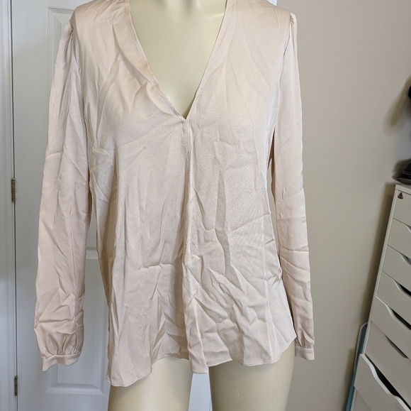 ALC Blouse Silk Stretch V-Neck Choker Beige Long Sleeve Cuff Women's 8 - Picture 9 of 11